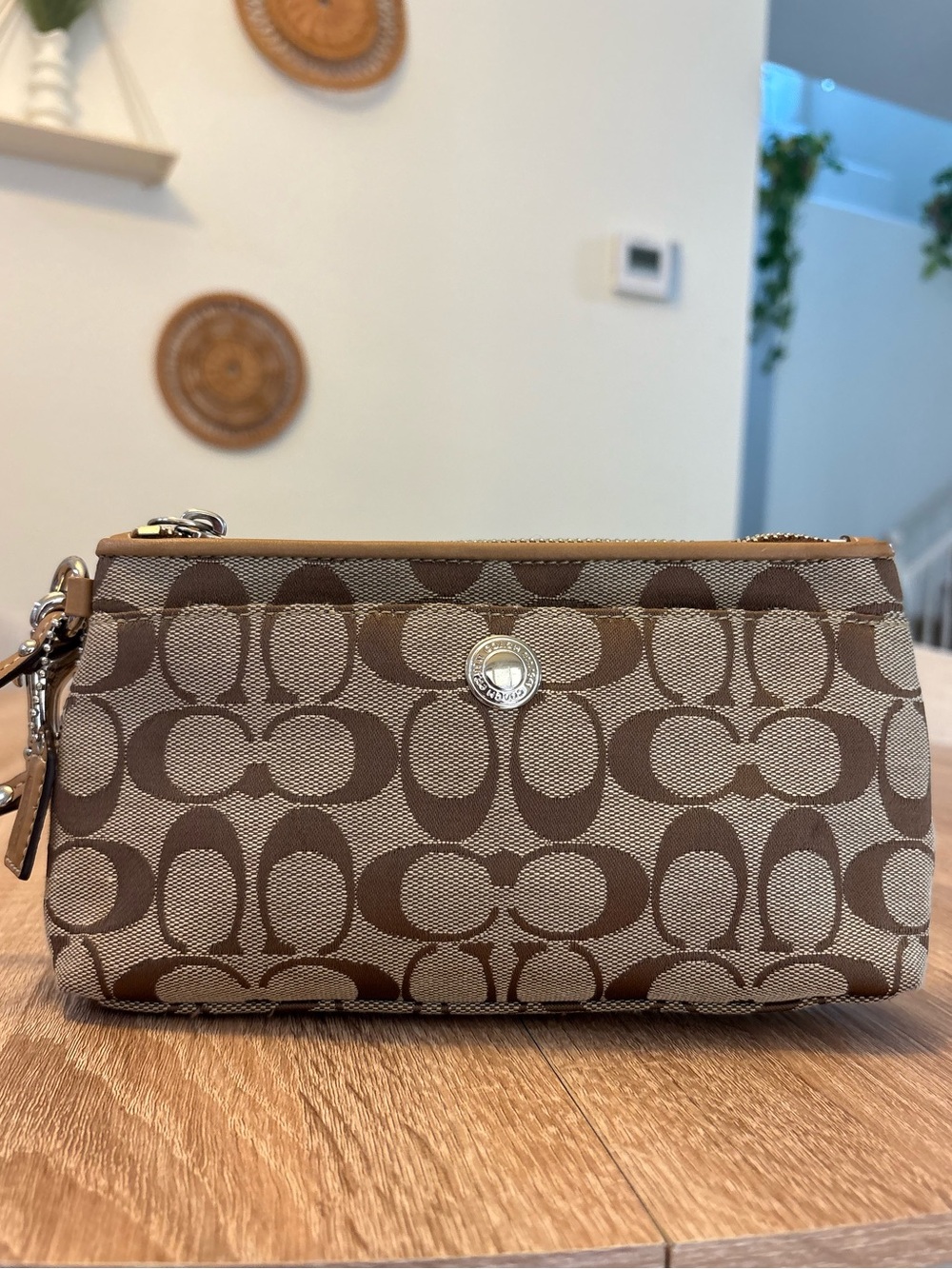 Vintage Coach Peyton Dream C Large Wristlet - Picture 1 of 8
